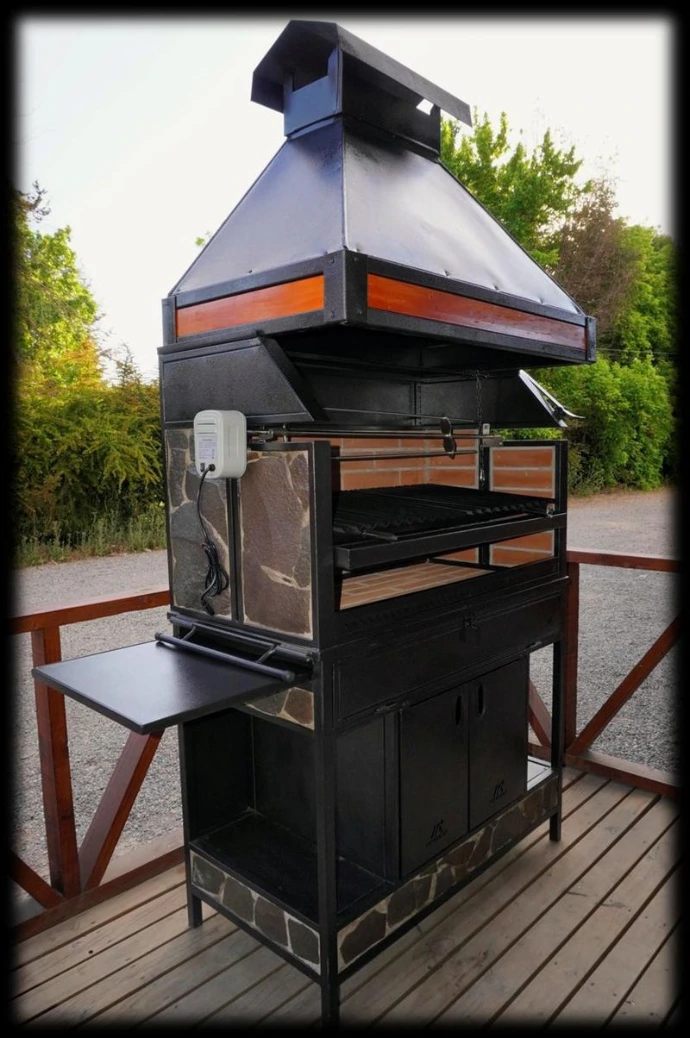 Barbacoa Metalcraft instalada en quincho exterior